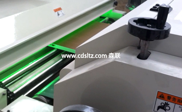板式家具UV涂裝生產(chǎn)線填補(bǔ)透明UV膩?zhàn)影牍袒?jpg 板式家具UV涂裝生產(chǎn)線填補(bǔ)透明UV膩?zhàn)影牍袒?jpg