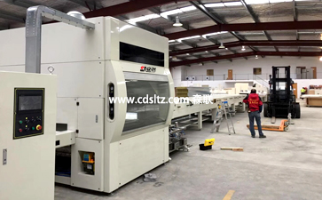 定制家具UV往復自動噴涂線.jpg 定制家具UV往復自動噴涂線.jpg