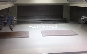 定制家具UV往復噴涂.jpg 定制家具UV往復噴涂.jpg