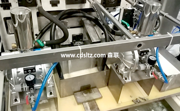 定制家具UV往復噴涂線輸送帶清洗.jpg 定制家具UV往復噴涂線輸送帶清洗.jpg